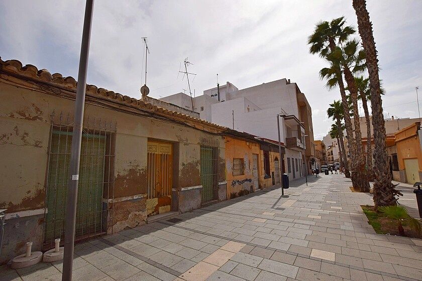 Land in Torrevieja, Spain, 230 m² - picture 1