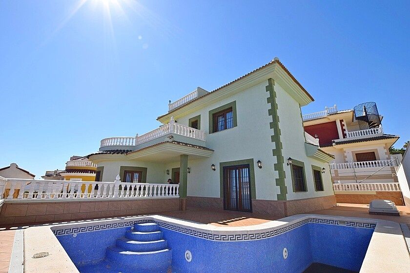 Villa in Torrevieja, Spain, 154 m² - picture 1