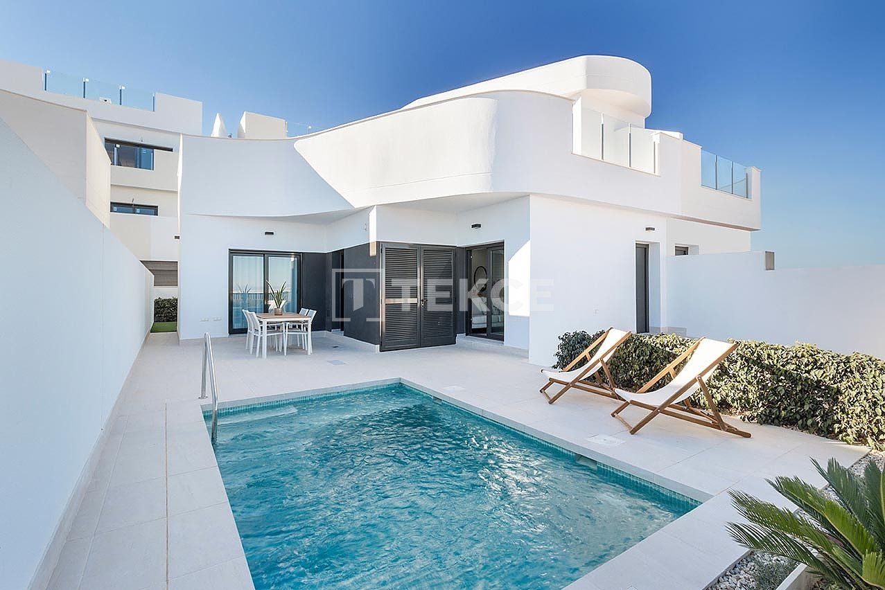 Villa in Torrevieja, Spain, 85 m² - picture 1