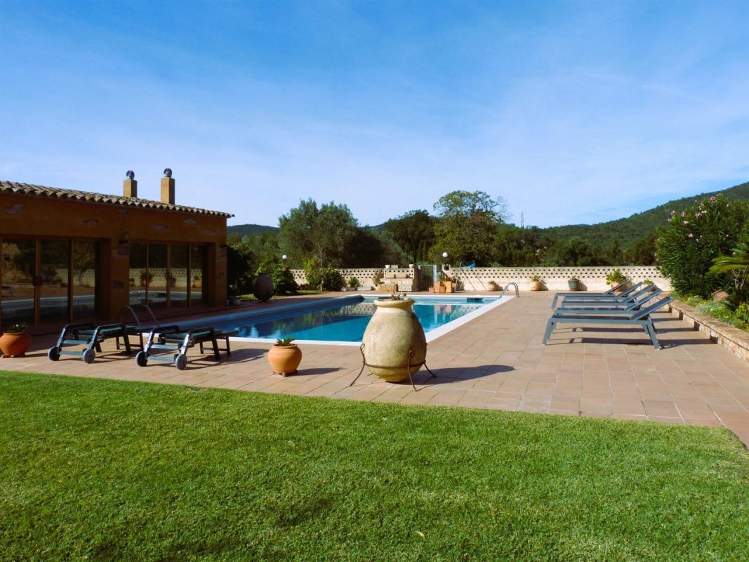 Casa en la Costa Brava, España, 860 m² - imagen 4