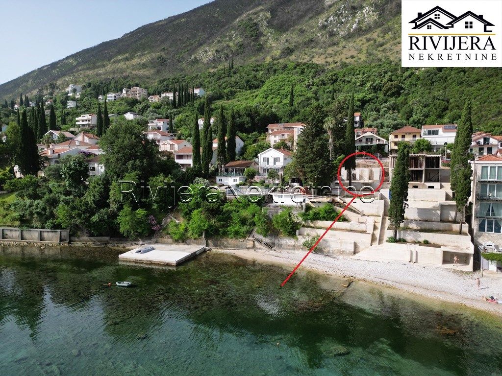 Villa in Herceg-Novi, Montenegro, 237 m² - Foto 1