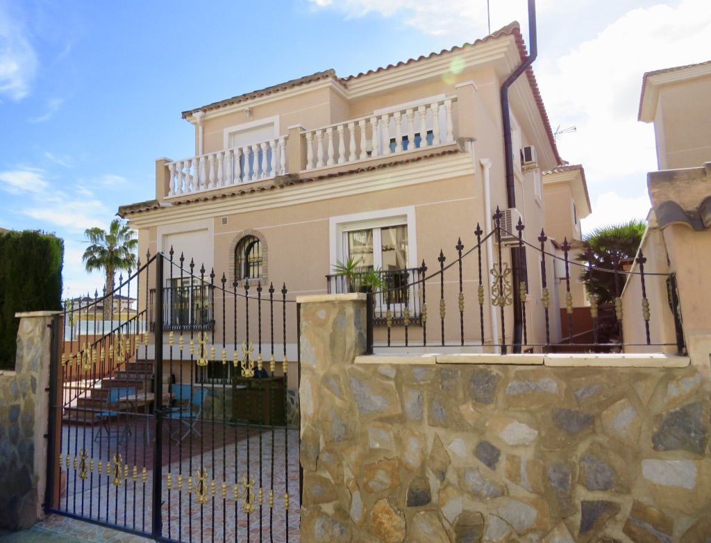 House in Orihuela, Spain, 150 m² - picture 1