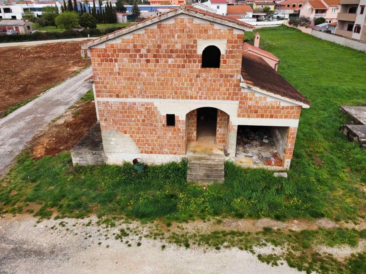 Maison à Pula, Croatie, 200 m² - image 1