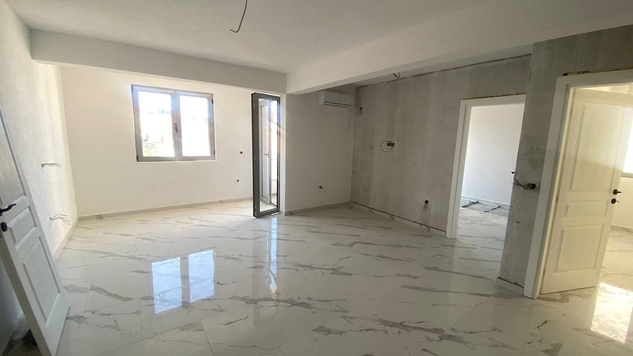 Piso en Dobra Voda, Montenegro, 58 m² - imagen 1