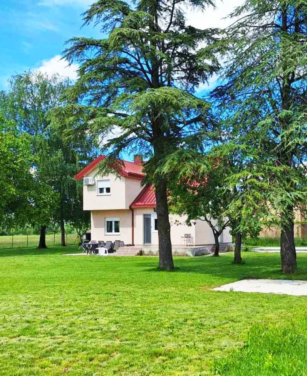 Casa en Nikšić, Montenegro, 130 m² - imagen 1