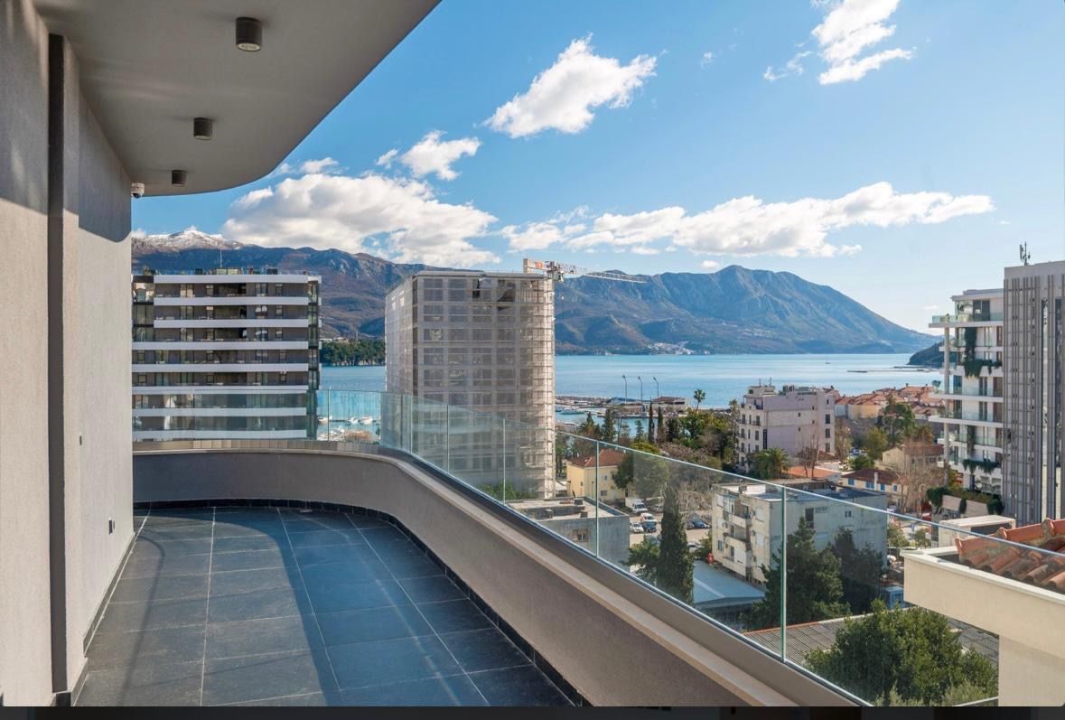 Flat in Budva, Montenegro, 149 m² - picture 1