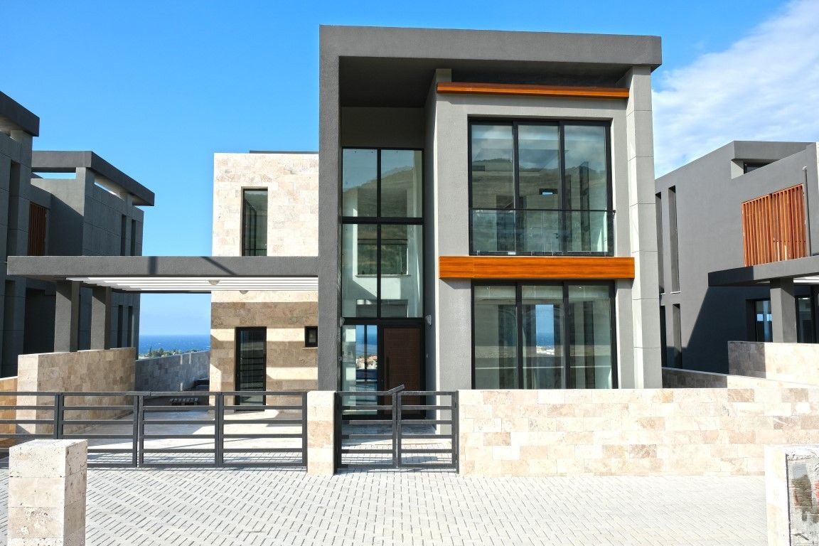 Villa en Kyrenia, Chipre, 220 m² - imagen 1