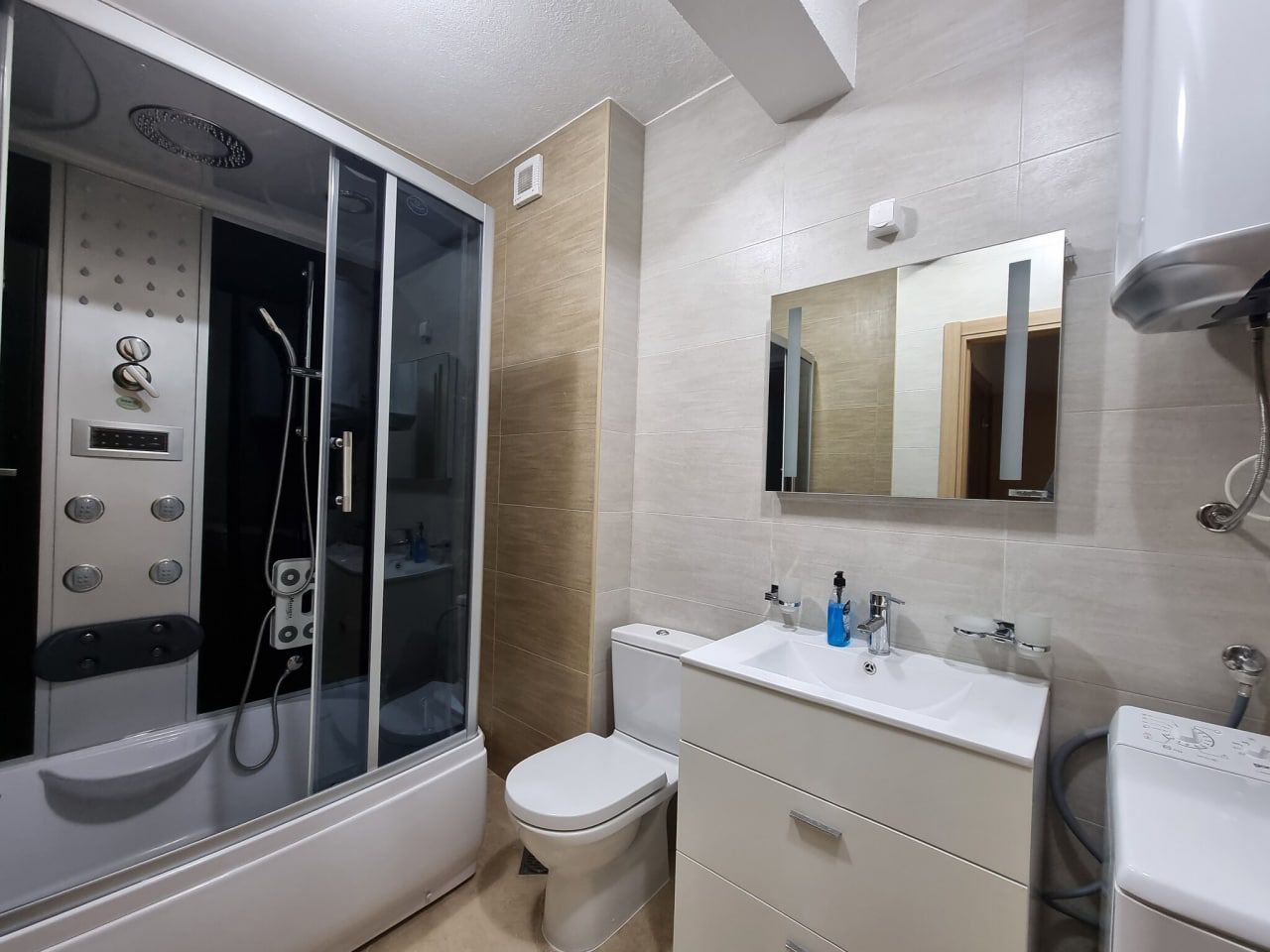 Wohnung in Budva, Montenegro, 94 m² - Foto 3