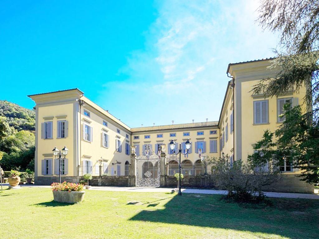 Villa en Pisa, Italia, 2 200 m² - imagen 2