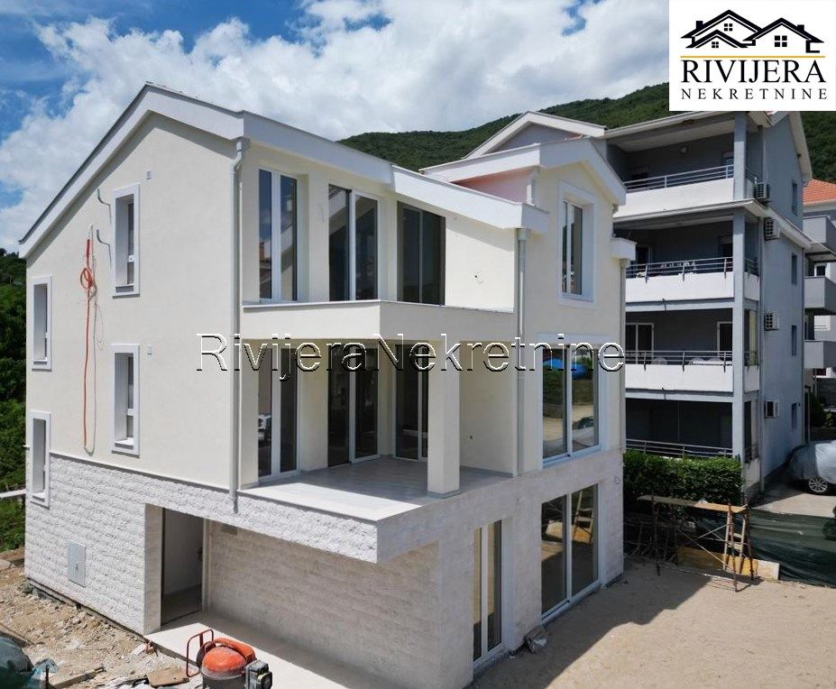 Appartamento a Herceg-Novi, Montenegro, 68 m² - foto 2