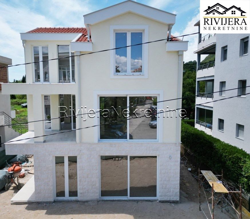 Appartamento a Herceg-Novi, Montenegro, 68 m² - foto 3