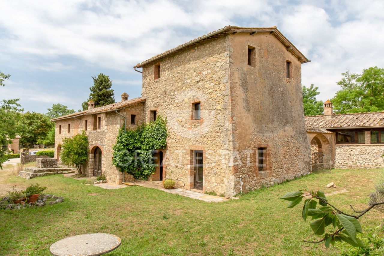 Maison Sovicille, Italie, 973.6 m² - image 1