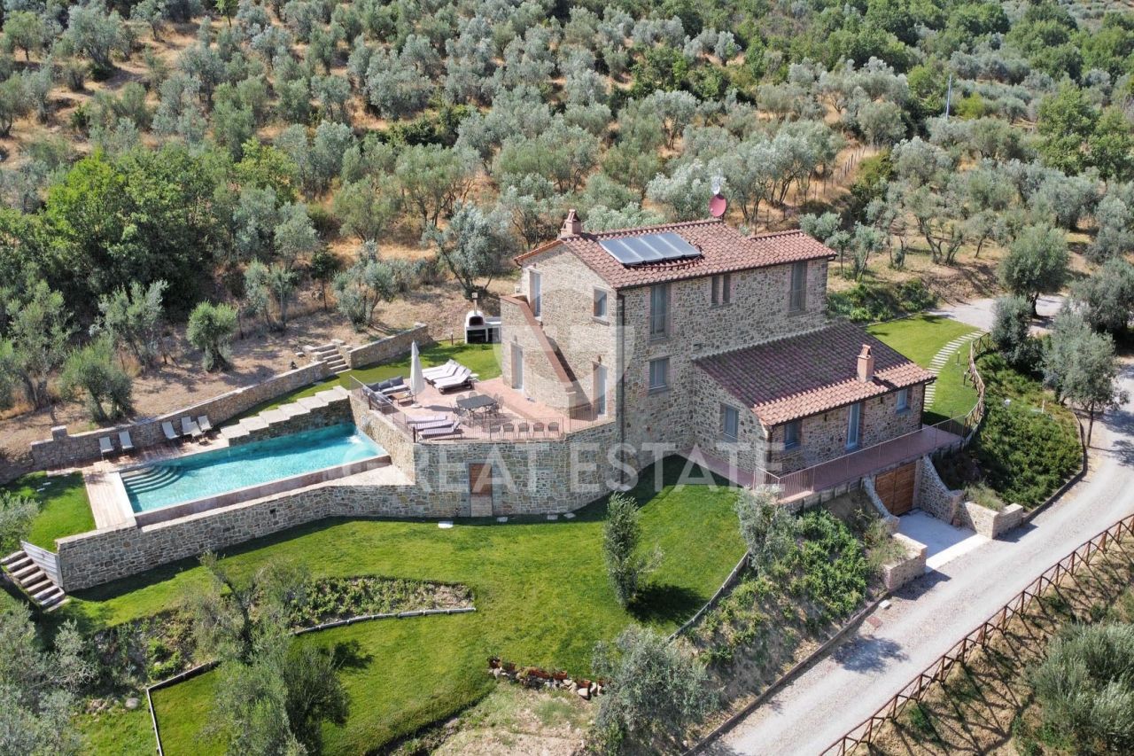 House in Cortona, Italy, 300 m² - picture 1