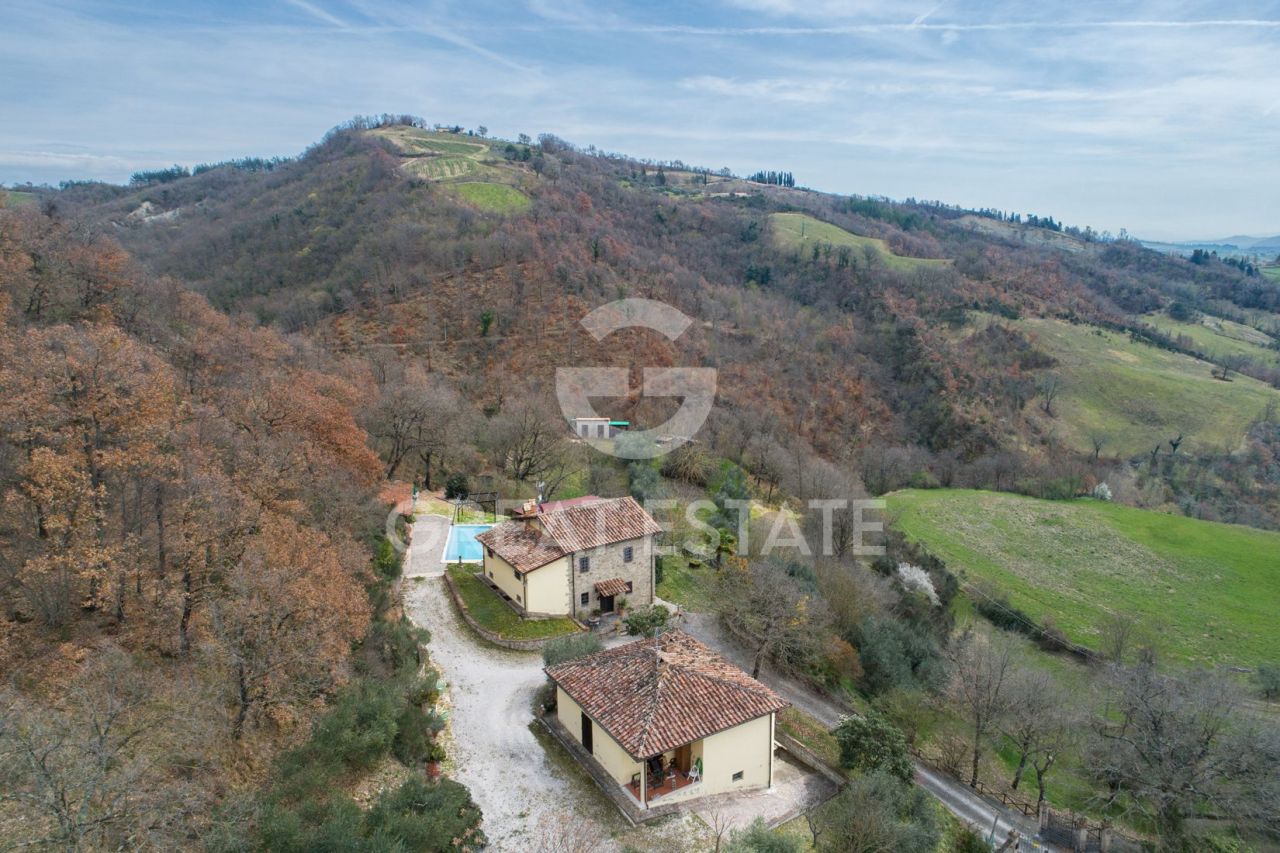 Haus in Citta di Castello, Italien, 339.05 m² - Foto 1