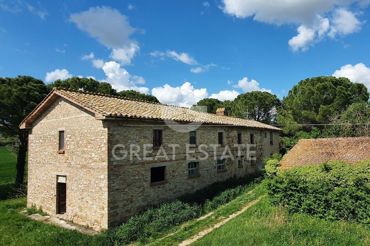 Maison à Pérouse, Italie, 875 m² - image 1