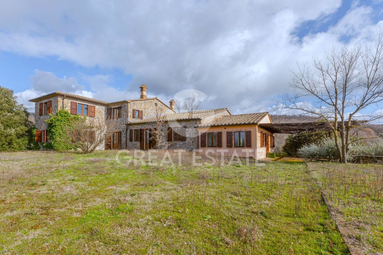 House in Ficulle, Italy, 584.95 m² - picture 1