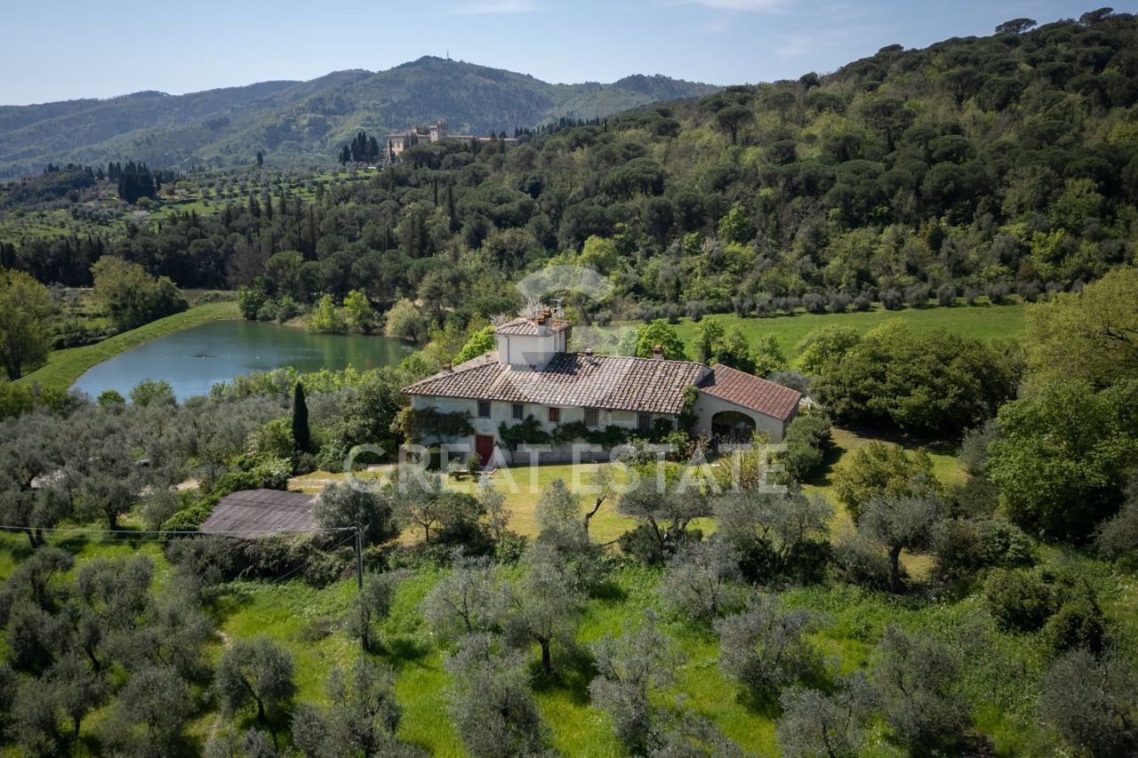 Maison à Rignano sull'Arno, Italie, 640.2 m² - image 1