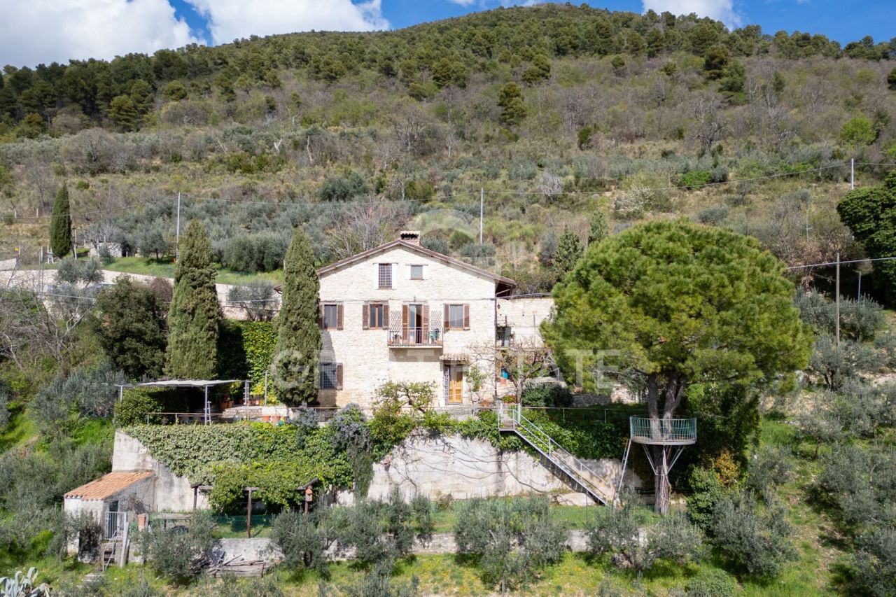 Haus in Spoleto, Italien, 175.25 m² - Foto 1