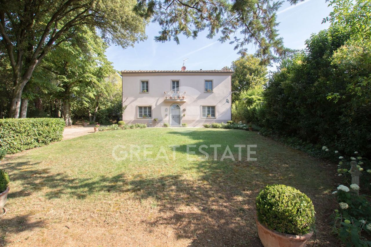 House in Foiano della Chiana, Italy, 435.55 m² - picture 1