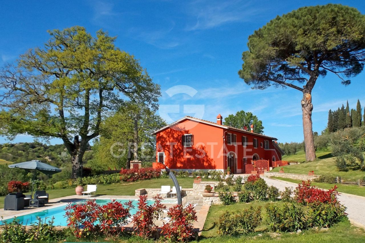 House in Castelfiorentino, Italy, 624.55 m² - picture 1