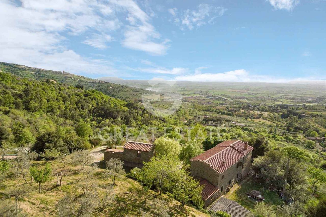 Casa en Cortona, Italia, 215 m² - imagen 1