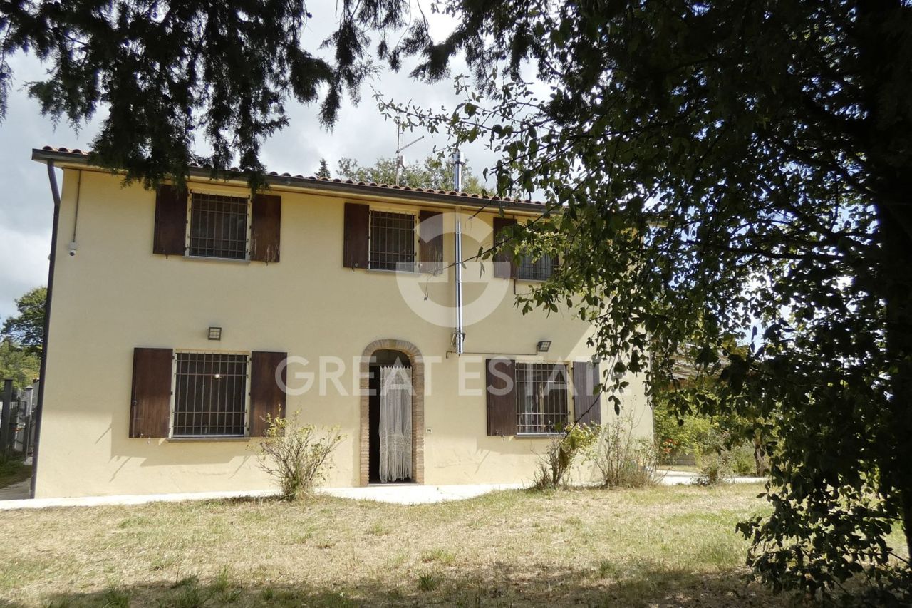 Villa in Gubbio, Italy, 236.1 m² - picture 1