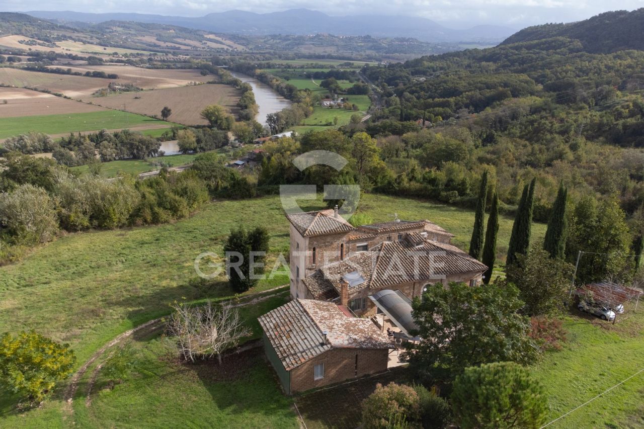 House in Viterbo, Italy, 488.55 m² - picture 1