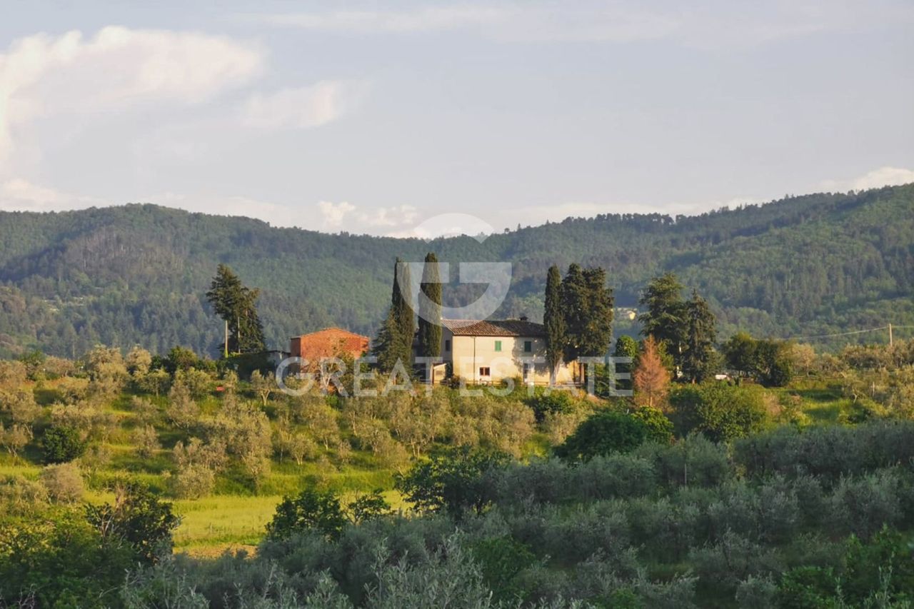 House Cavriglia, Italy, 364.95 m² - picture 1