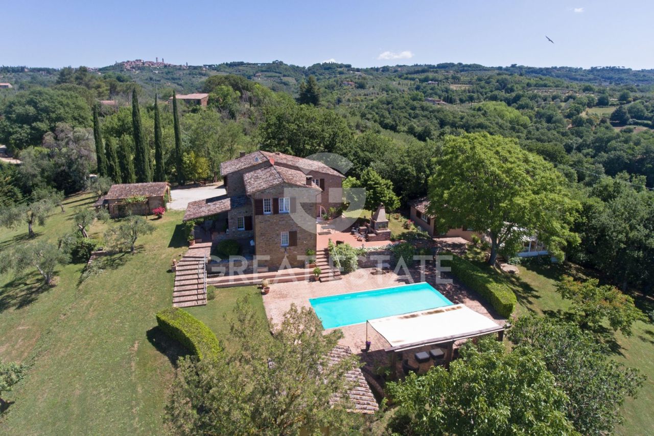 Casa a Città della Pieve, Italia, 476.3 m² - foto 2