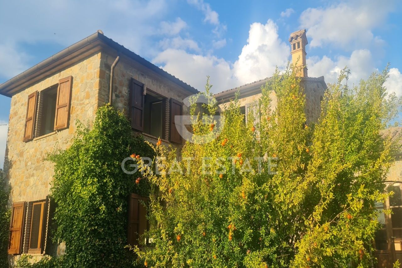 House in Ficulle, Italy, 584.95 m² - picture 3