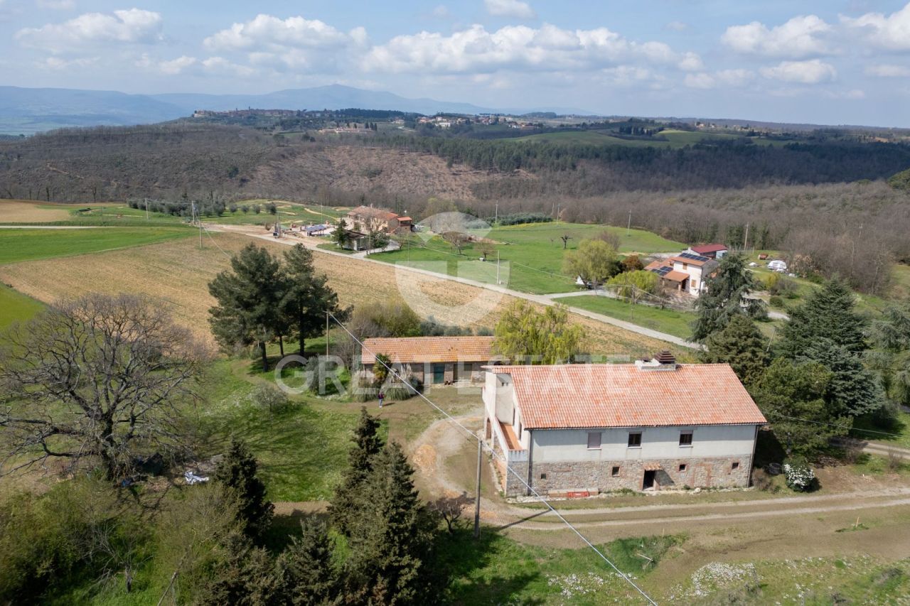 Casa en Montegabbione, Italia, 400.6 m² - imagen 2