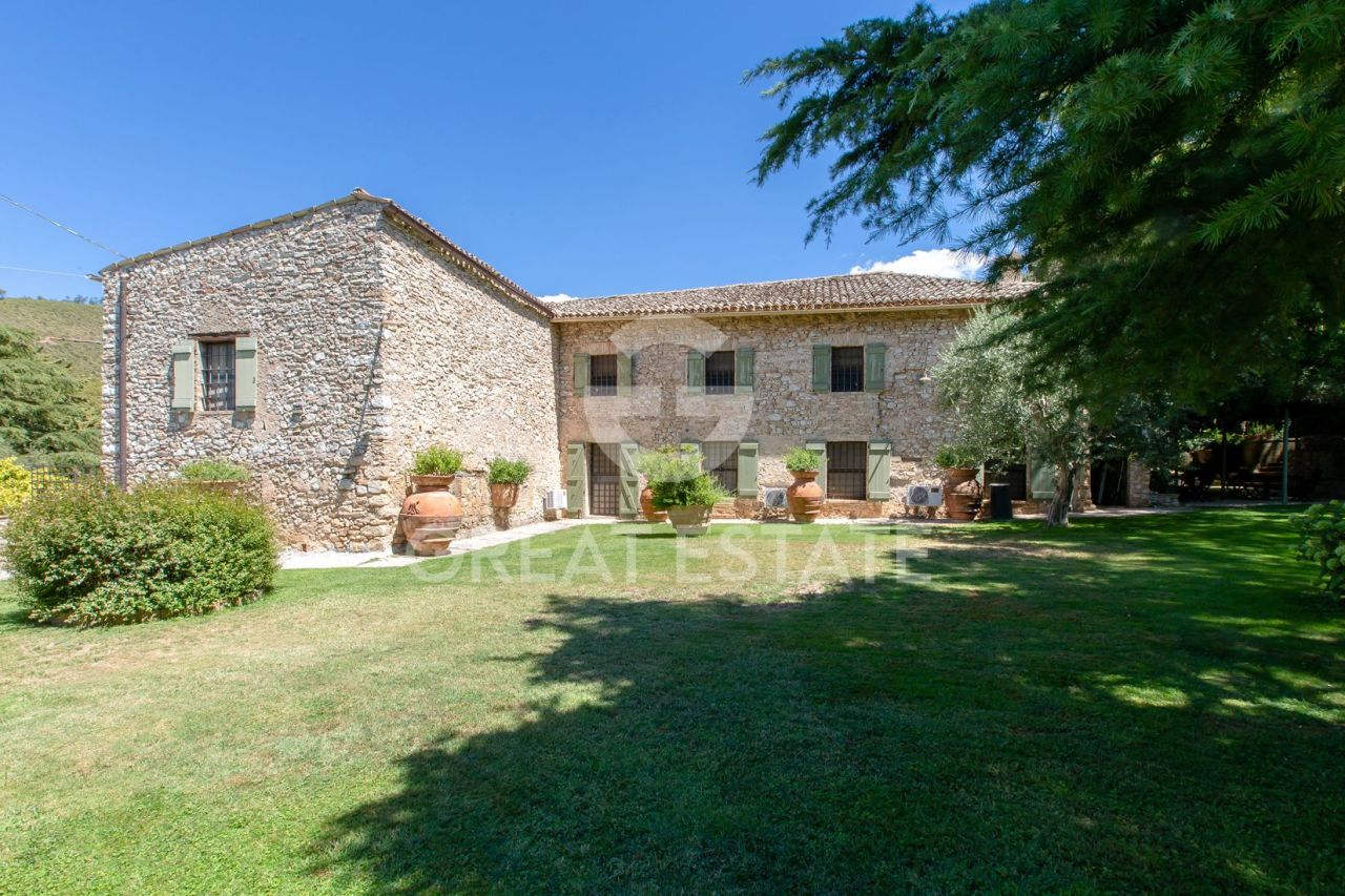 House in Spoleto, Italy, 506 m² - picture 3