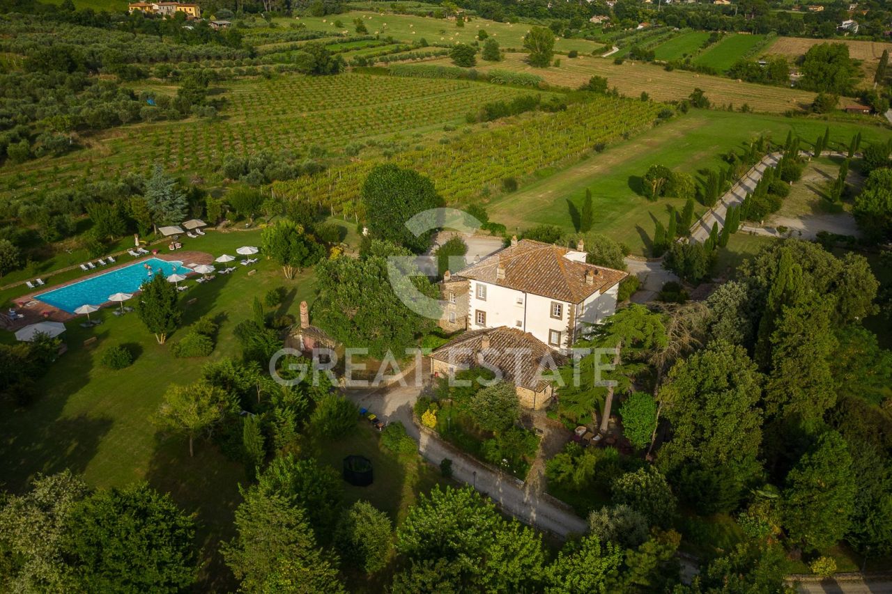 Casa en Cortona, Italia, 944 m² - imagen 3
