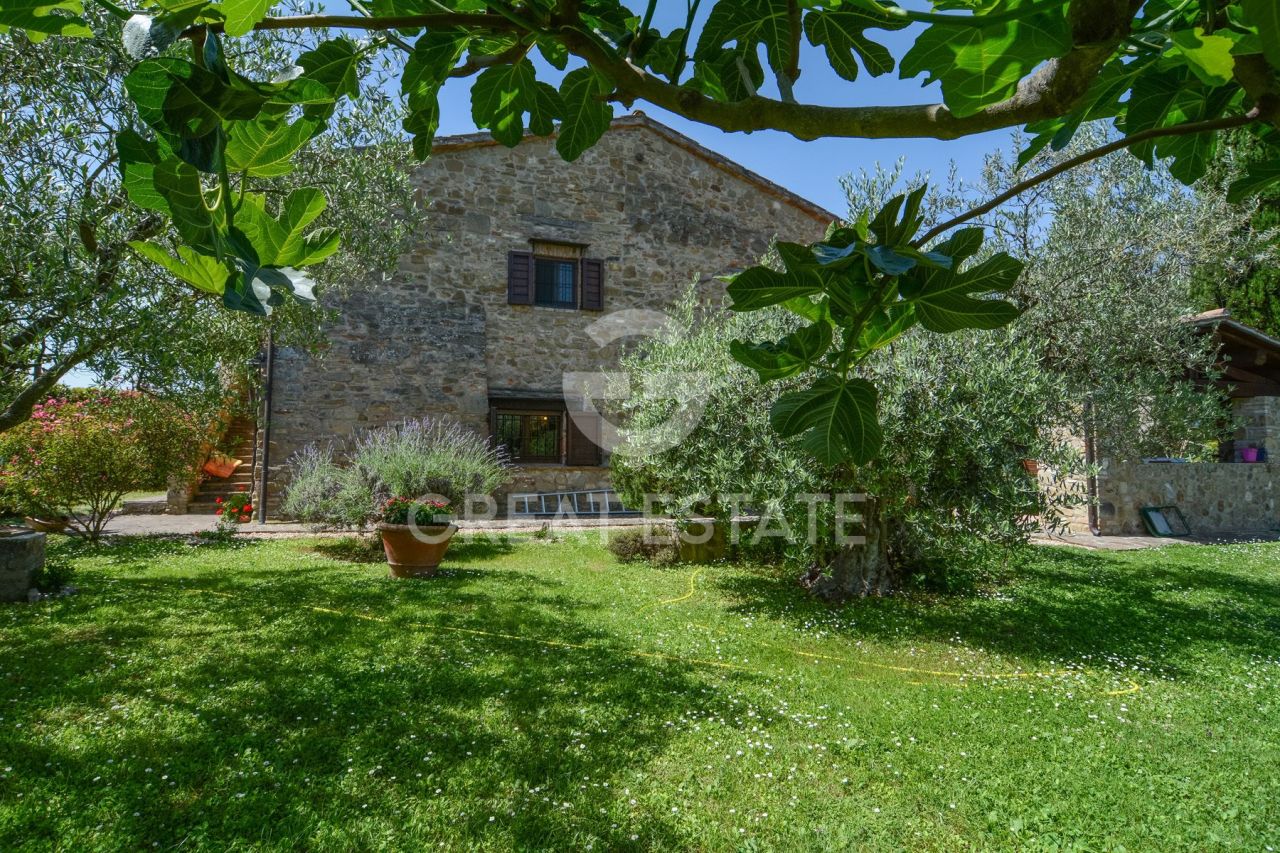 House Gualdo Cattaneo, Italy, 333.75 m² - picture 6