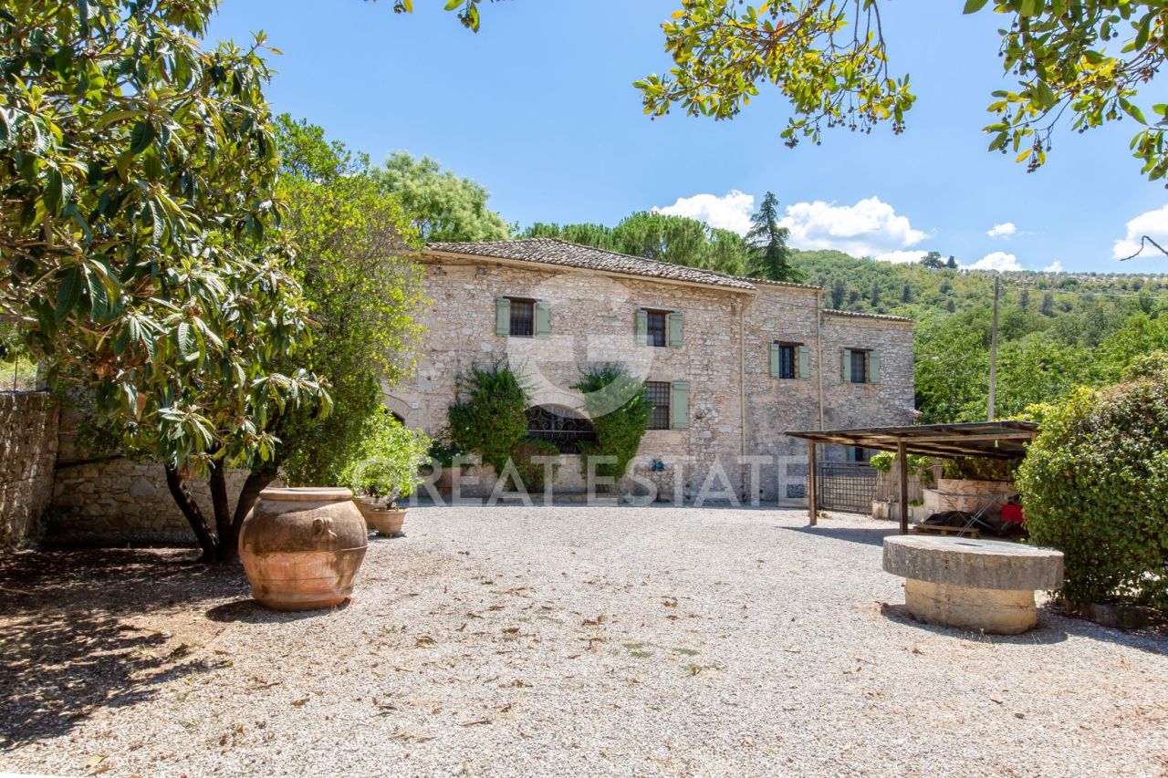 House in Spoleto, Italy, 506 m² - picture 6