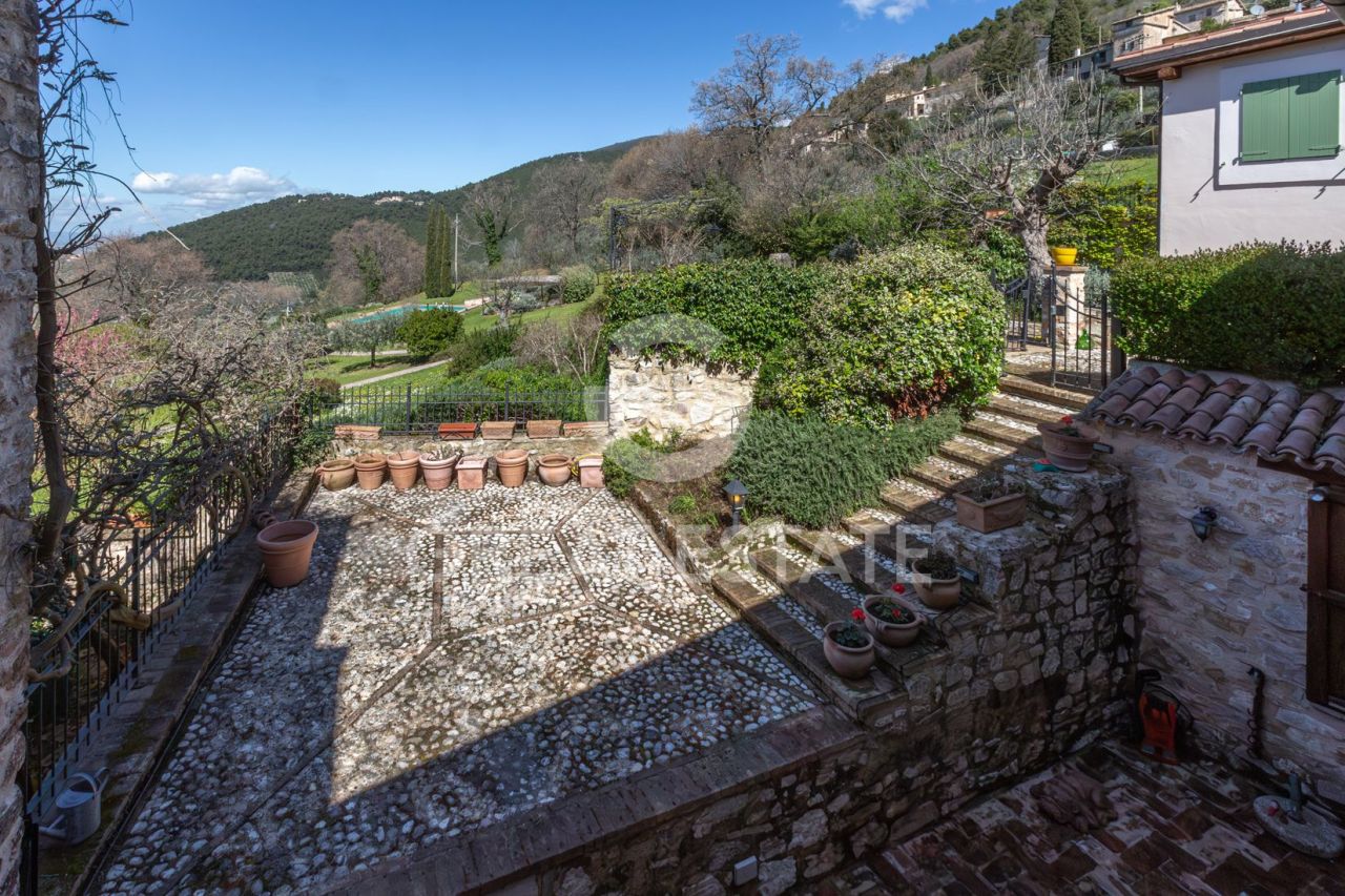 House in Spoleto, Italy, 259.5 m² - picture 6