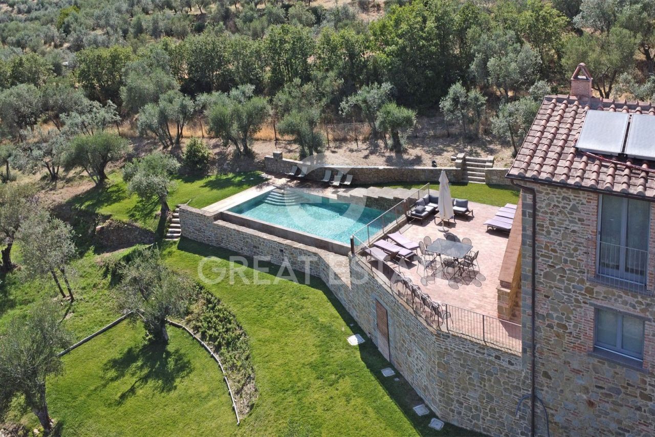 Maison à Cortone, Italie, 300 m² - image 8