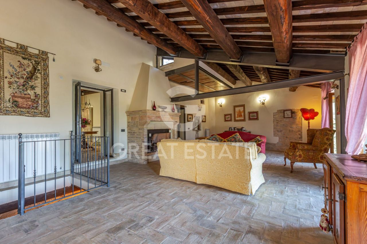 House in Spoleto, Italy, 259.5 m² - picture 9