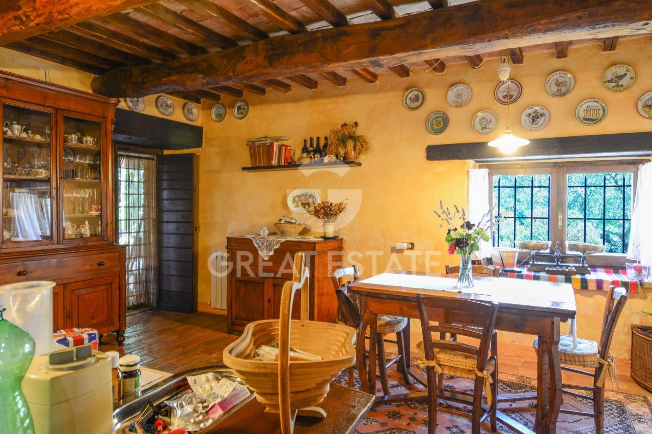 House Gualdo Cattaneo, Italy, 333.75 m² - picture 9