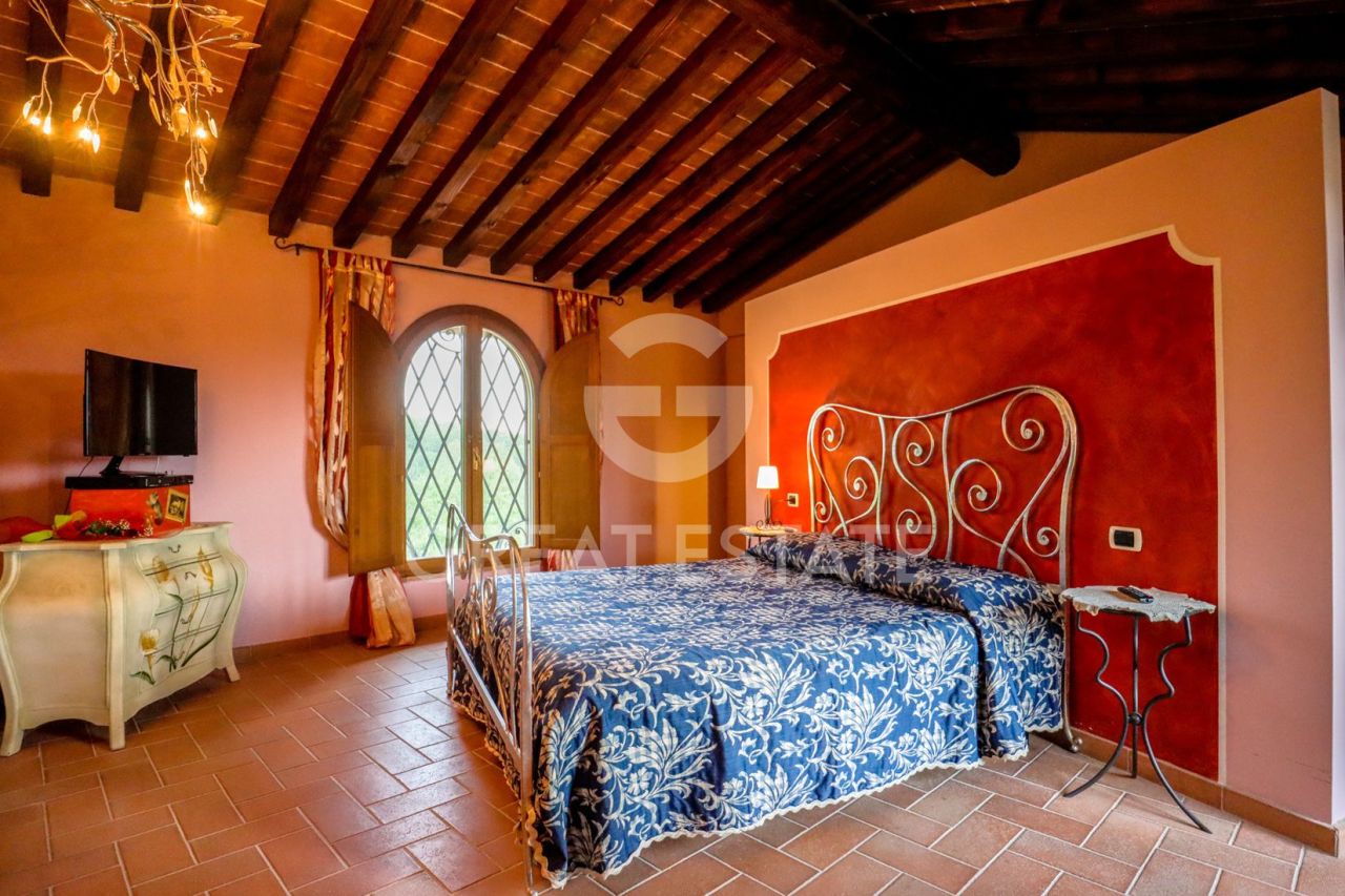House San Miniato, Italy, 810.3 m² - picture 14