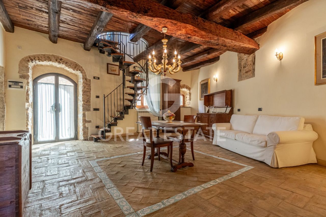 House in Spoleto, Italy, 259.5 m² - picture 11