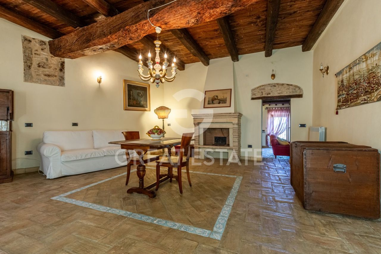 House in Spoleto, Italy, 259.5 m² - picture 12