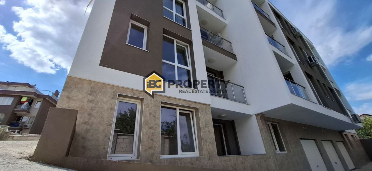 Appartement à Varna, Bulgarie, 90 m² - image 1