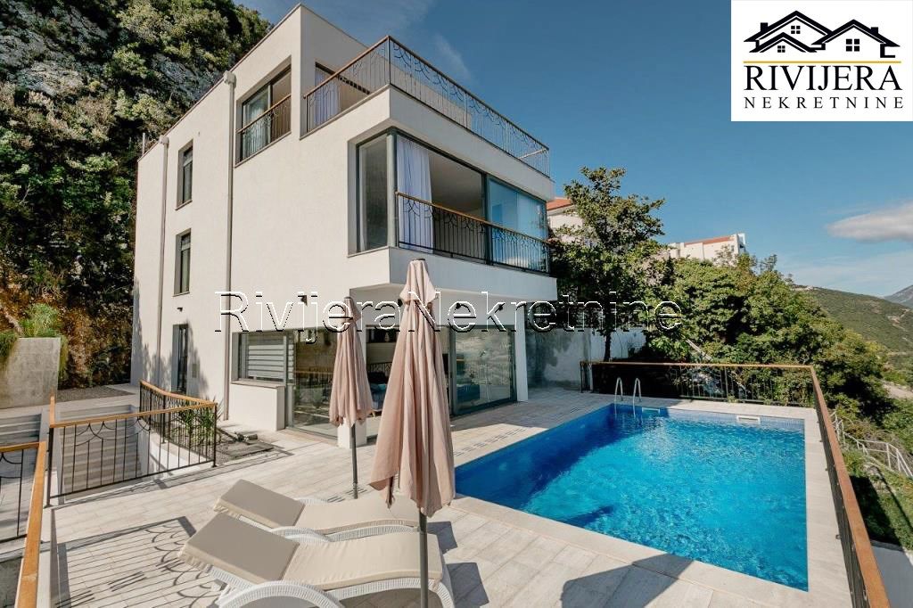 Villa in Herceg-Novi, Montenegro, 236 m² - Foto 1