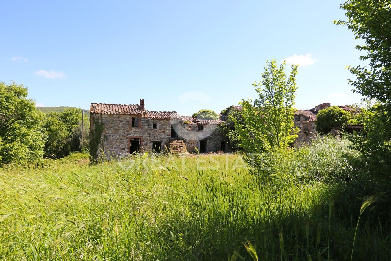 Maison à Montegabbione, Italie, 1 400 m² - image 1