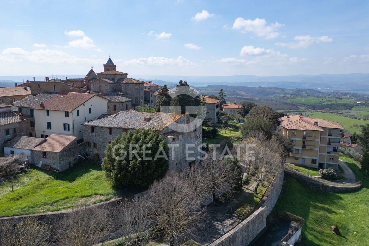 Maison à Montegabbione, Italie, 489.4 m² - image 1