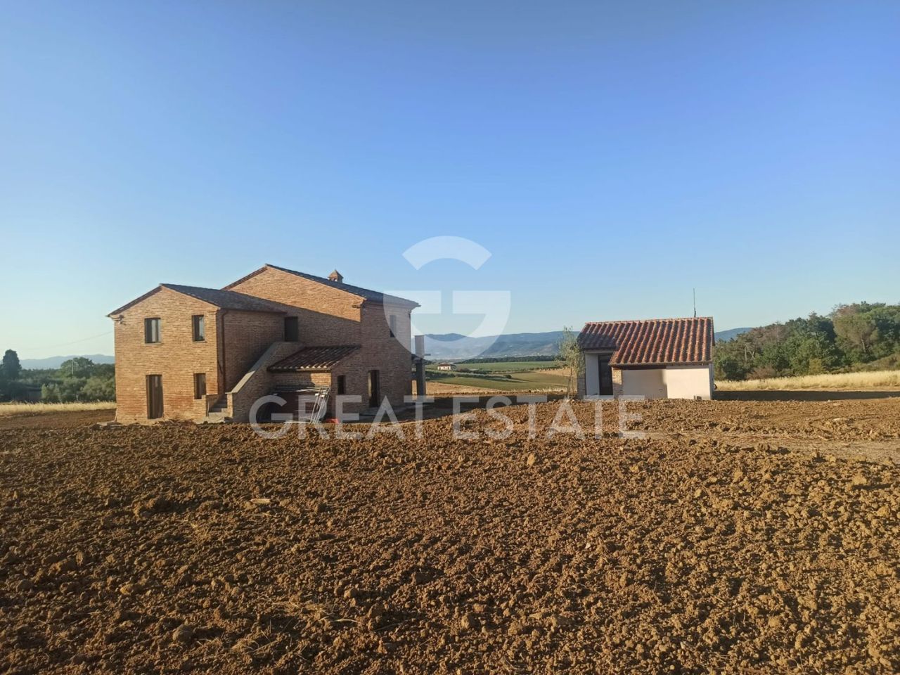 Casa en Castiglione del Lago, Italia, 325.1 m² - imagen 2