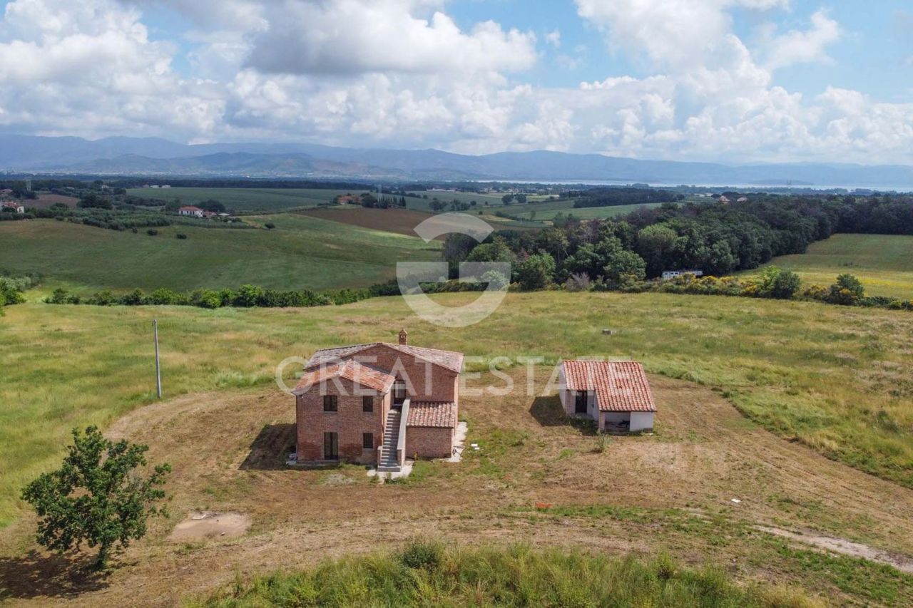 Casa en Castiglione del Lago, Italia, 325.1 m² - imagen 3