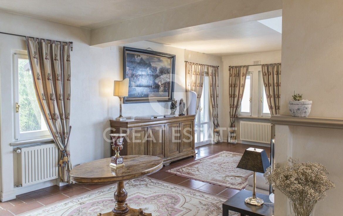 Villa en Arezzo, Italia, 616.6 m² - imagen 13