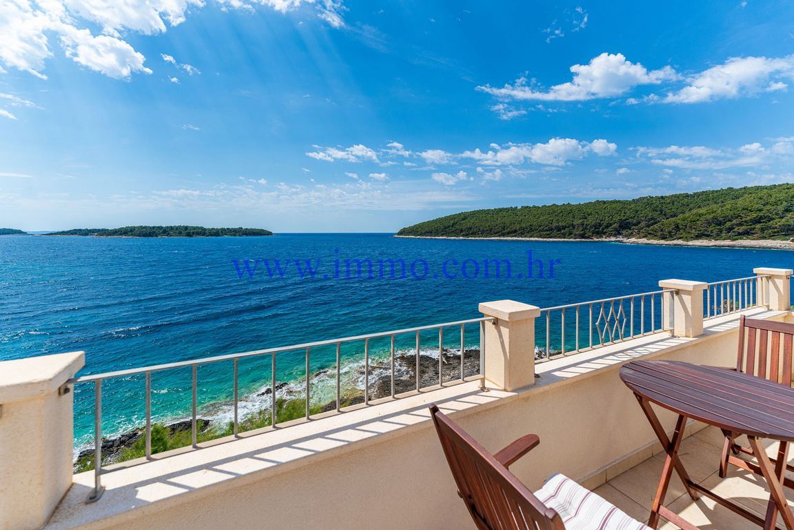 Villa sur l'île de Korcula, Croatie, 220 m² - image 1